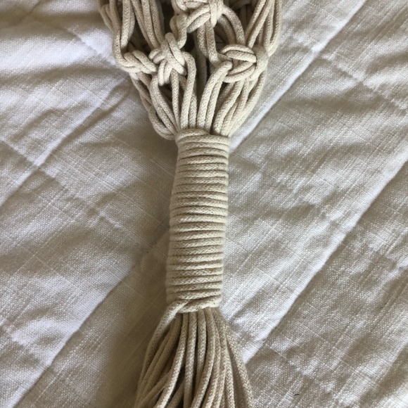 BOHO MACRAME HANGING PLANT HOLDER - Picture 9 of 9